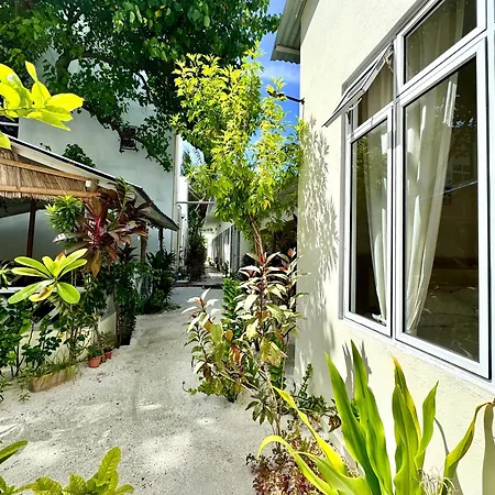 Three Hearts Guesthouse And Villas Fulhadhoo Room photo