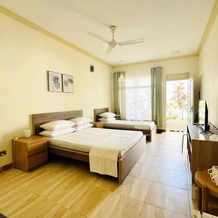 Three Hearts Guesthouse And Villas Fulhadhoo Room photo