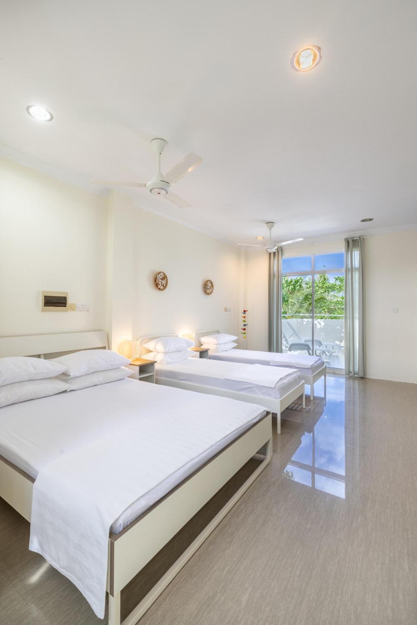 Three Hearts And Guest house Fulhadhoo