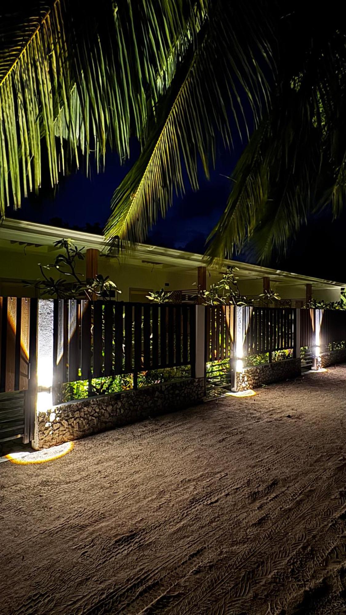 Three Hearts And Fulhadhoo