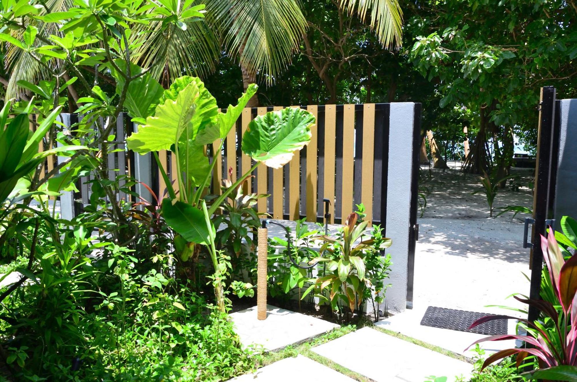 Three Hearts And 3* Fulhadhoo